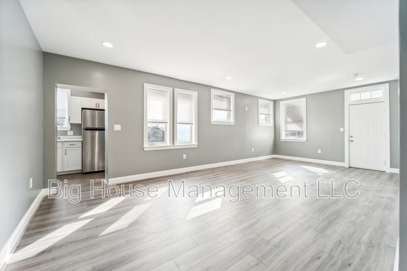4806 Liberty Heights Ave #4 - Photo 3 of 15