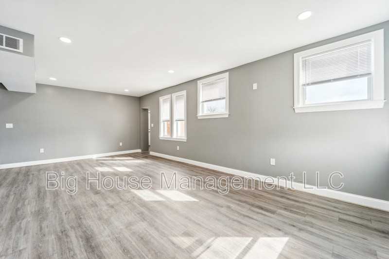 4806 Liberty Heights Ave #4 - Photo 5 of 15