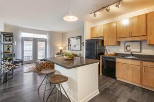 featured image of 617 N College Ave