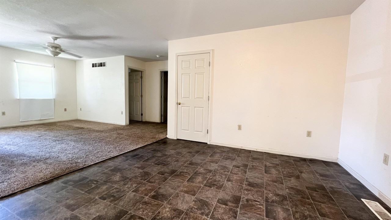901 West Myrtle Street Unit A - Photo 2 of 8