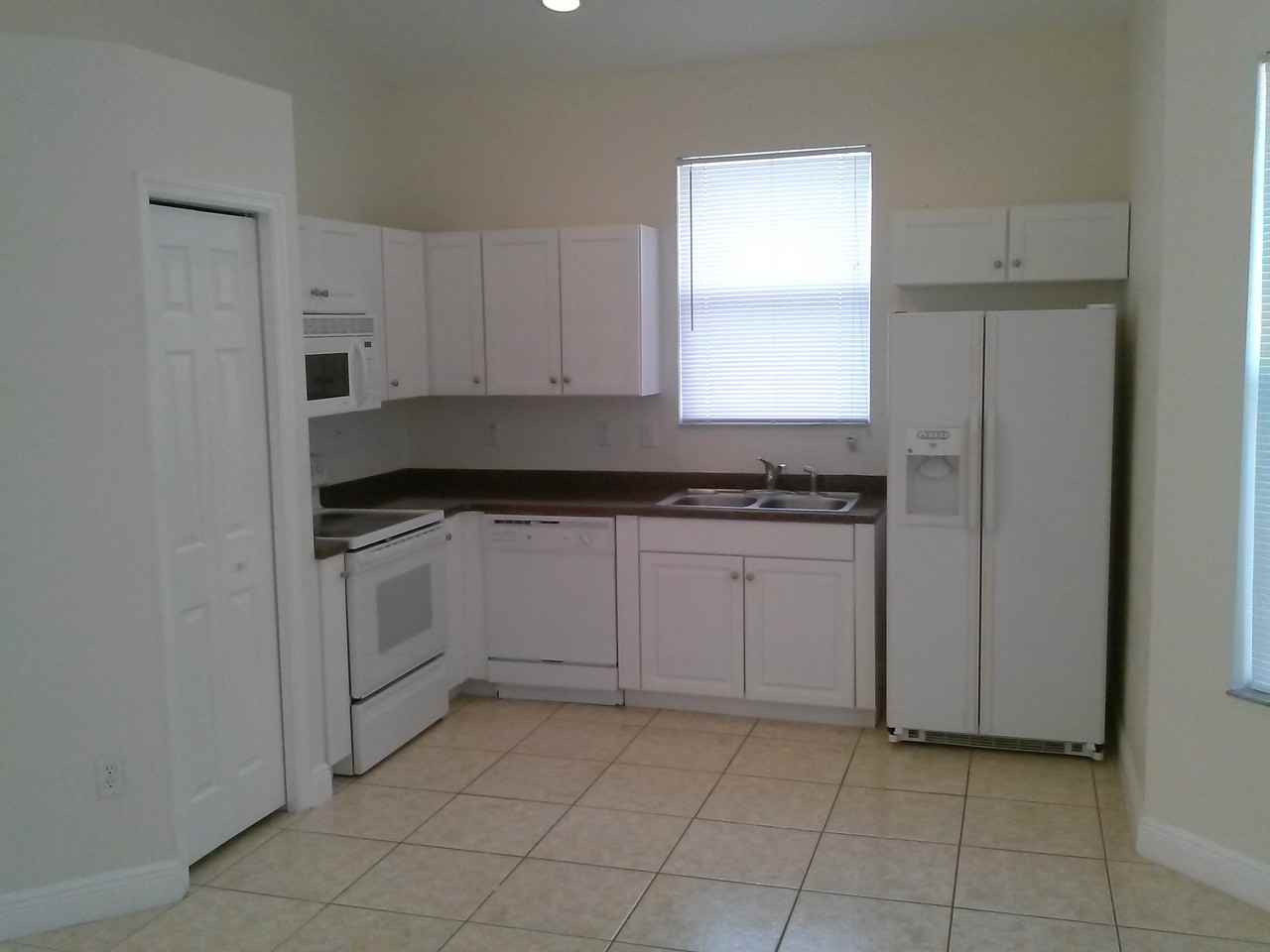 3408 7th St W - Photo 3 of 9