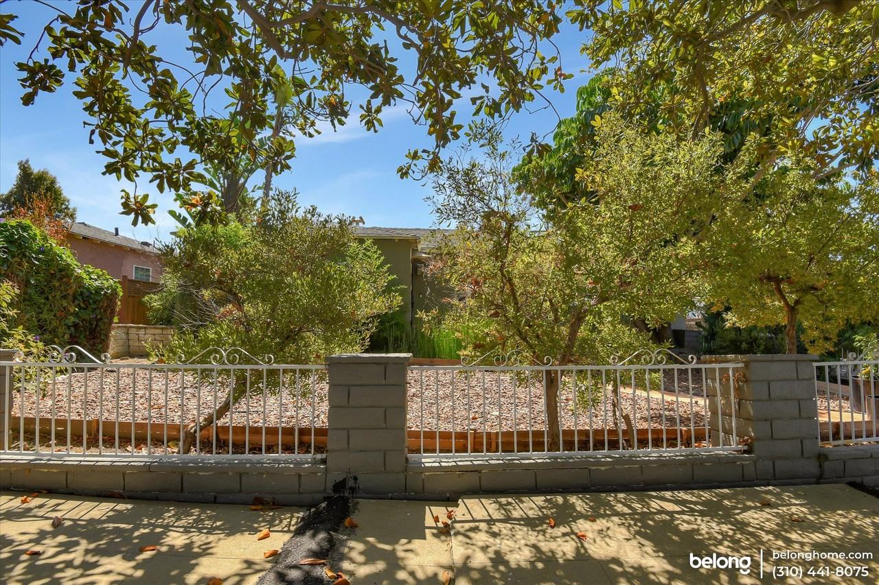 11386 Tenino Ave - Photo 5 of 37