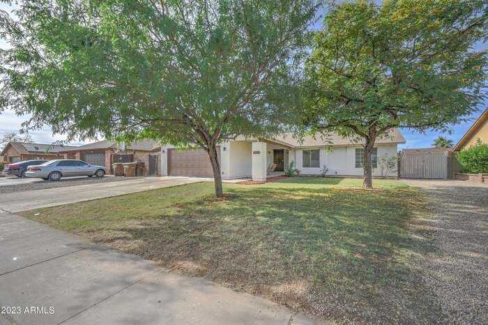 7113 W Sunnyside Dr - Photo 3 of 31