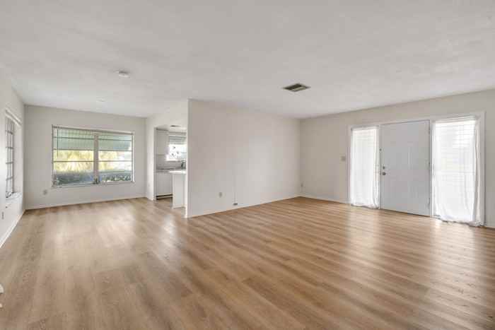 437 Se Tranquilla Ave - Photo 2 of 15