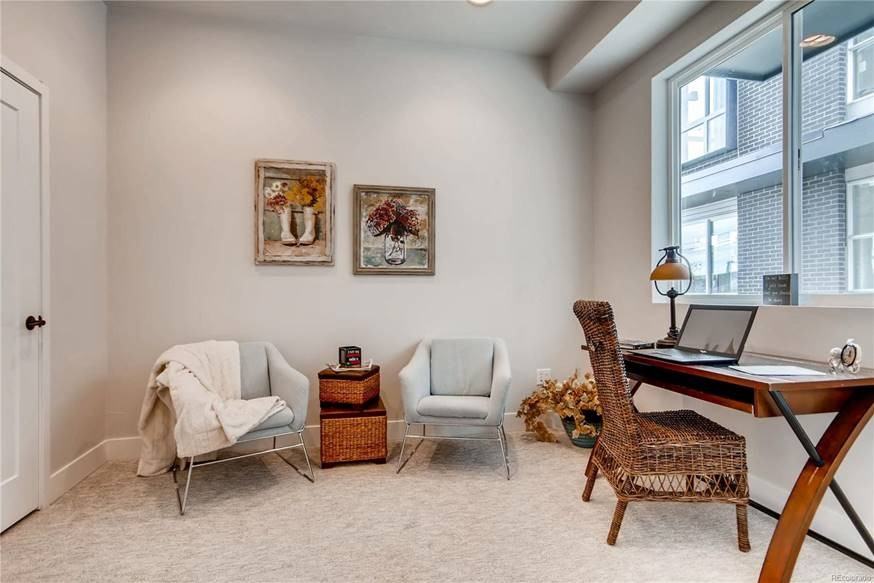 1906 Grove St #1 - Photo 5 of 10