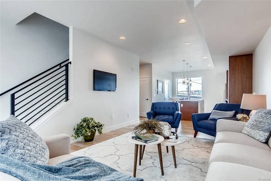 1906 Grove St #1 - Photo 7 of 10
