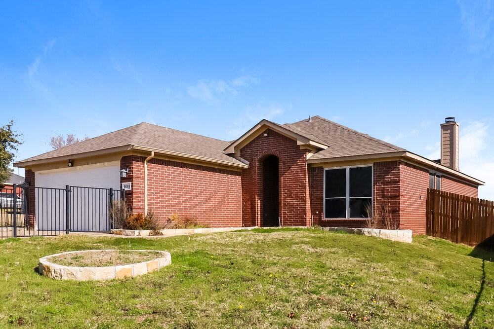 8069 Whitney Ln - Photo 3 of 16