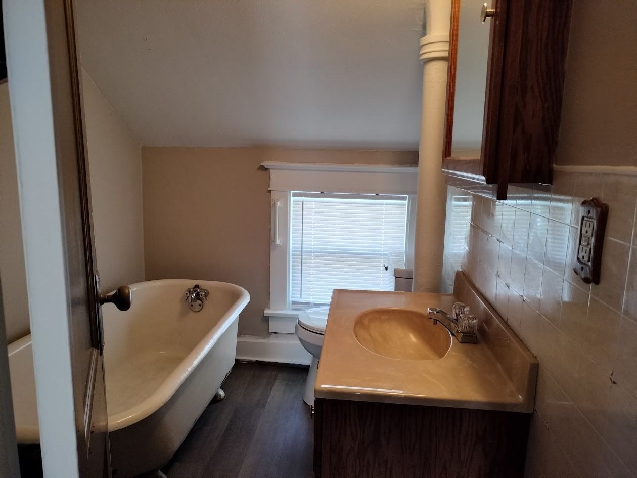 1125 Ackermant St #1 - Photo 7 of 10