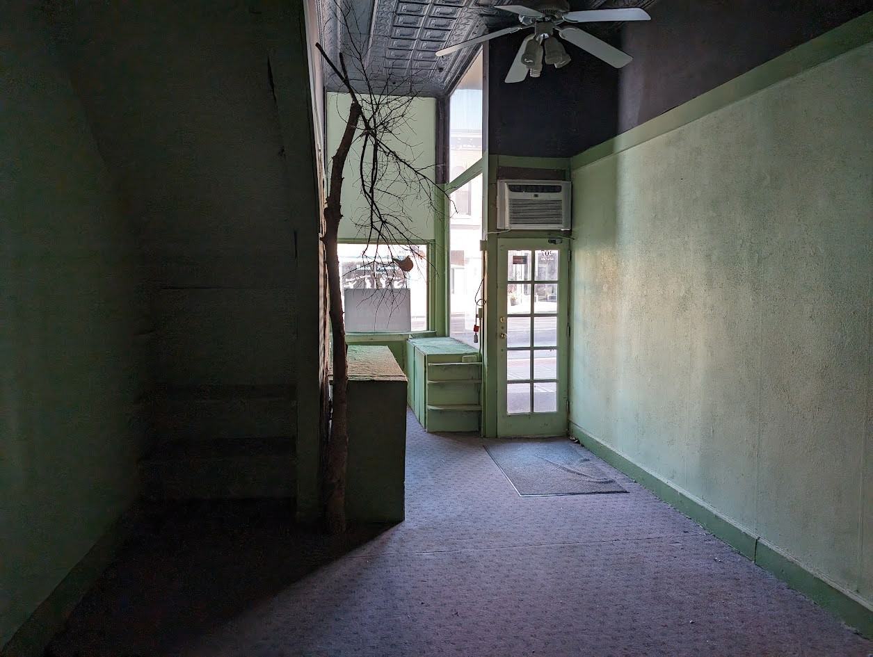 207 1st St E #1 - Photo 3 of 7