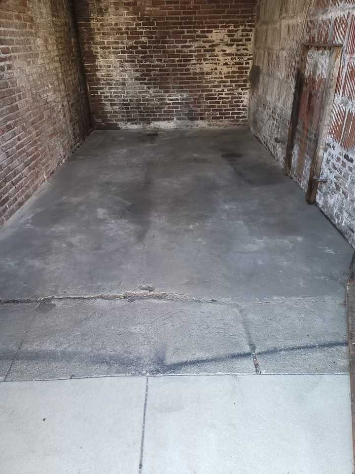 226 Vine St - Photo 2 of 6