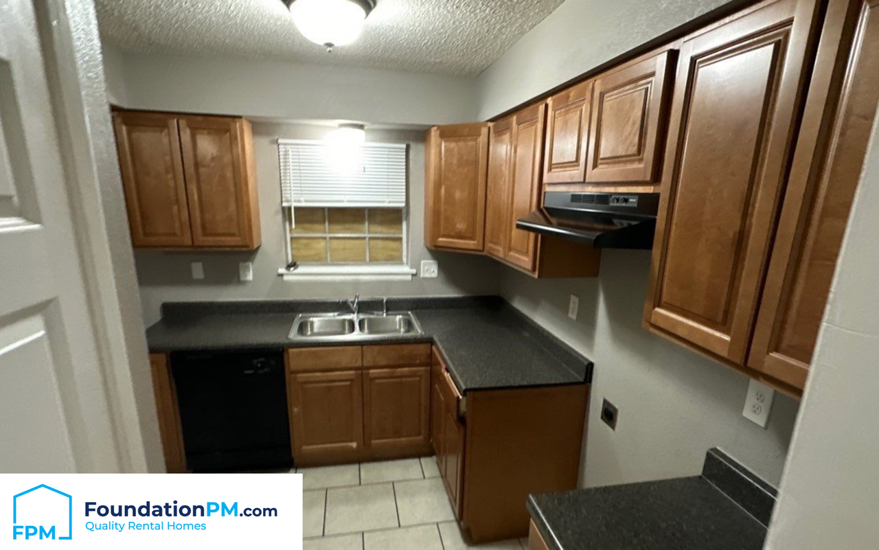 3762 Maple Leaf Cv #2 - Photo 4 of 16