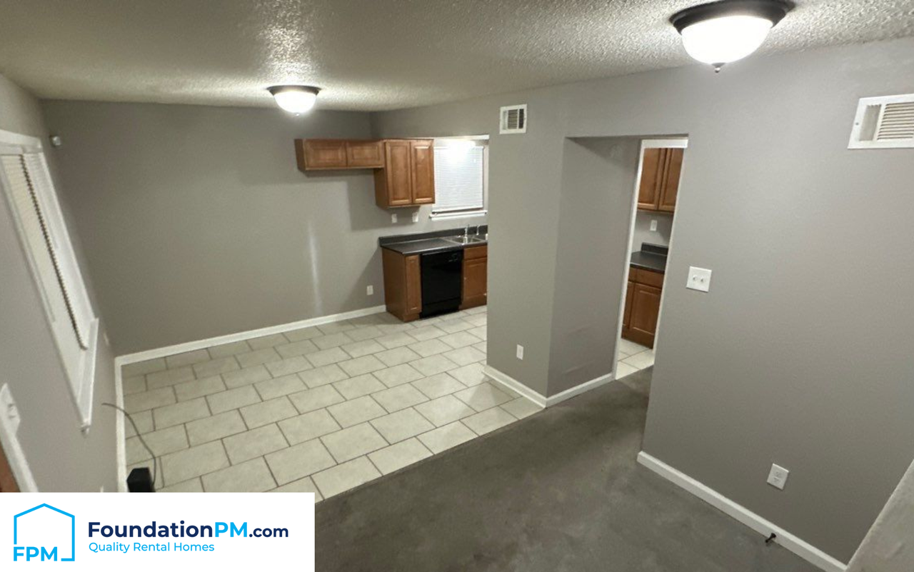 3762 Maple Leaf Cv #2 - Photo 5 of 16