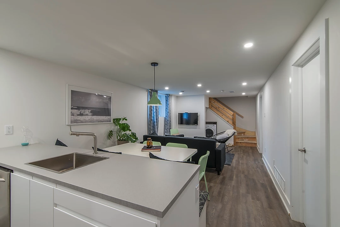 150 Meadowlands Dr W #B - Photo 4 of 9