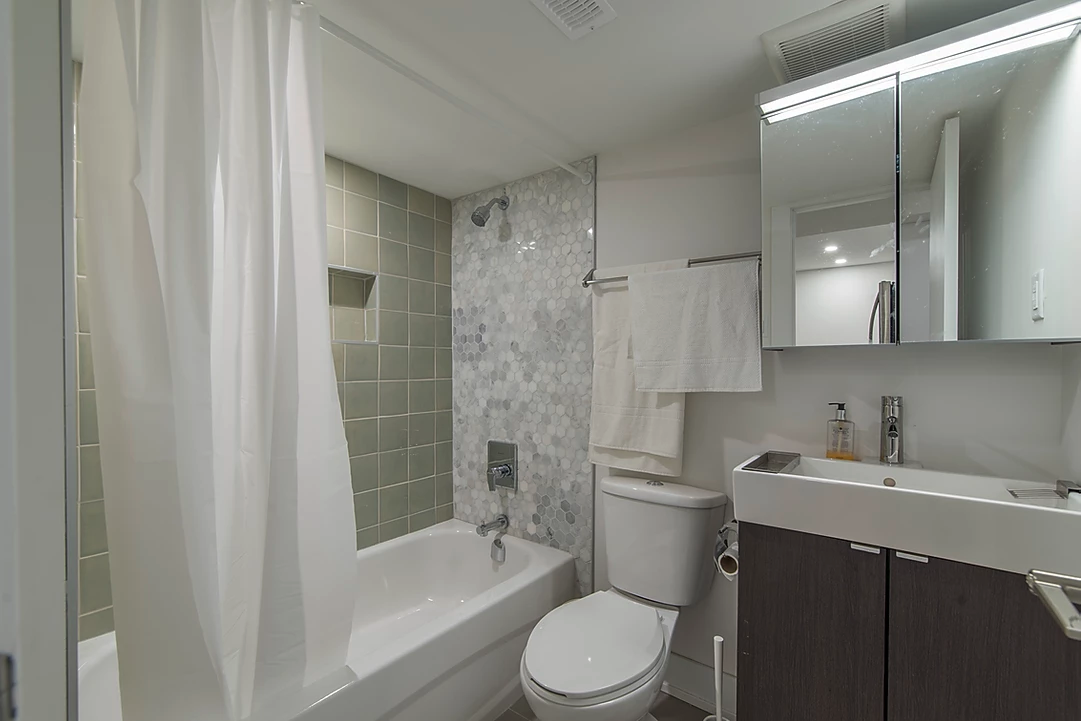 150 Meadowlands Dr W #B - Photo 5 of 9