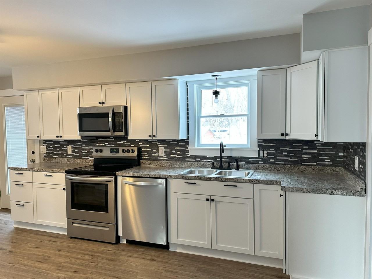 34 Windsor St #1 - Photo 2 of 25