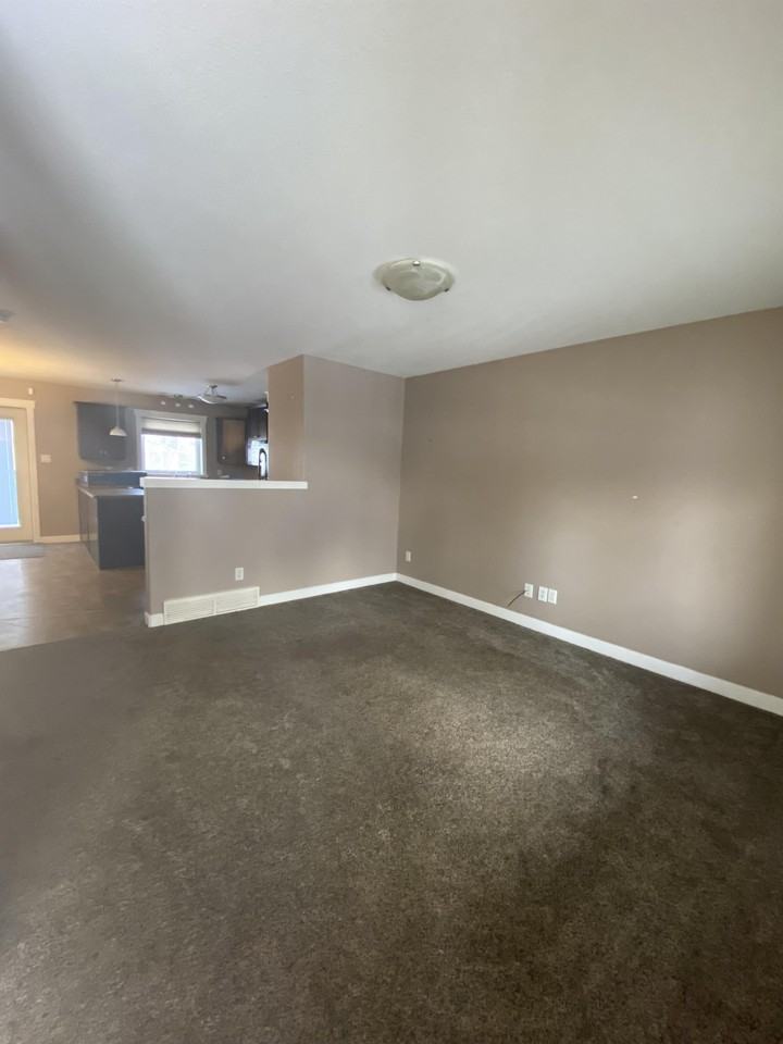 467 Halifax St #A - Photo 6 of 7