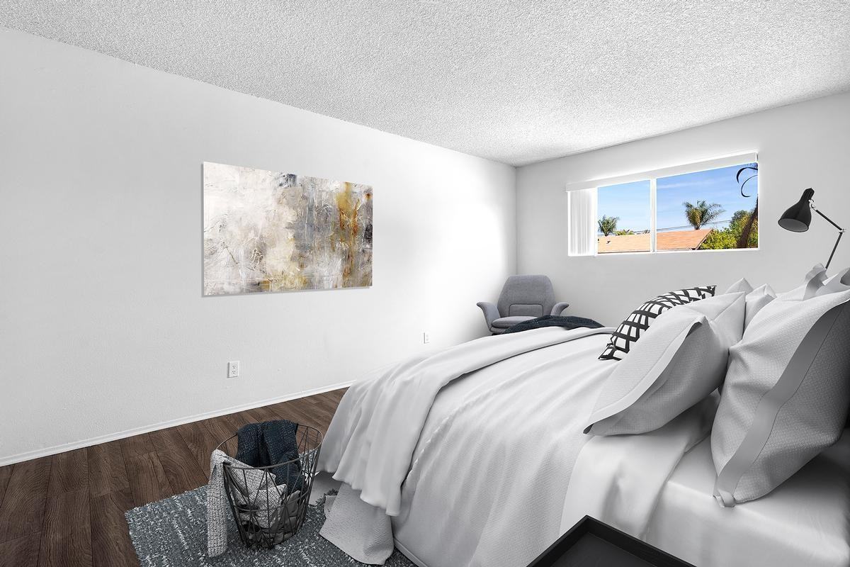 466 W Washington Ave - Photo 4 of 10