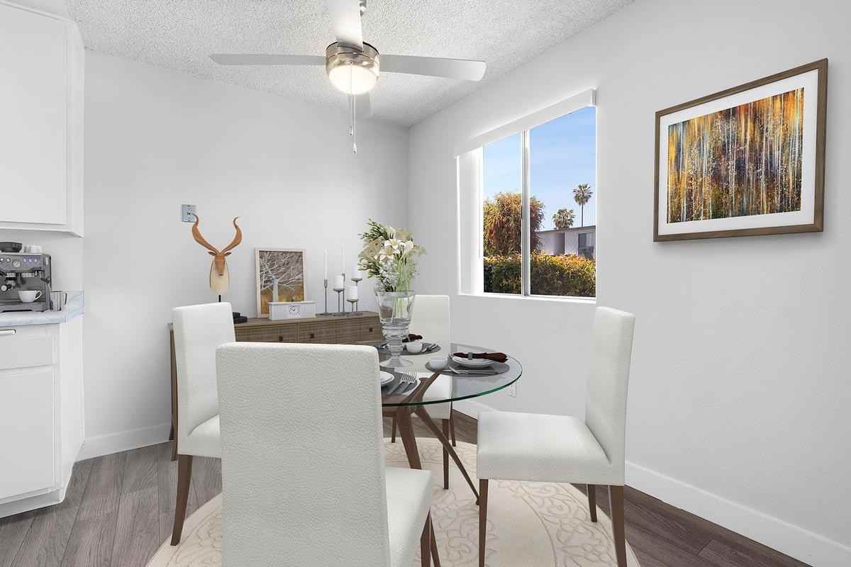 466 W Washington Ave - Photo 2 of 11