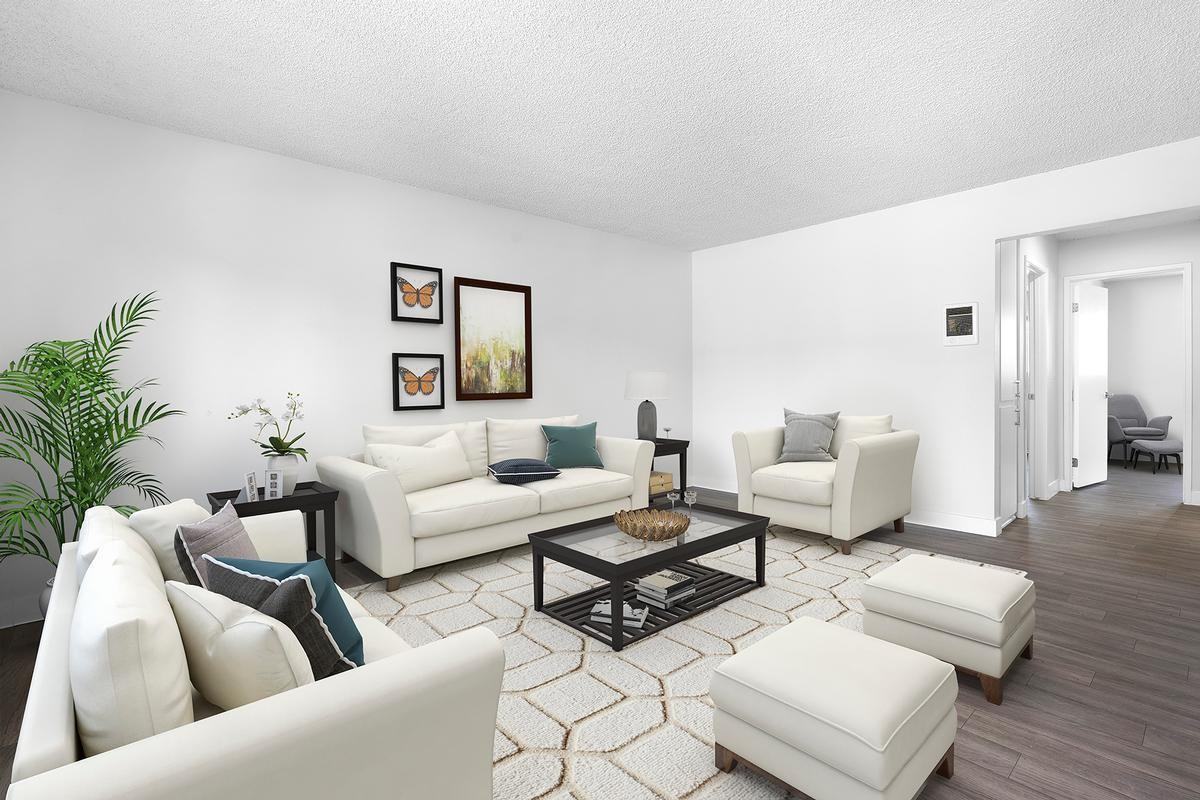 466 W Washington Ave - Photo 6 of 11