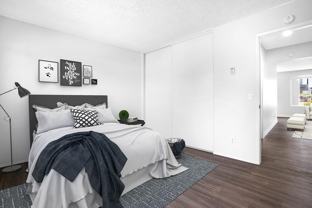 466 W Washington Ave - Photo 1 of 1