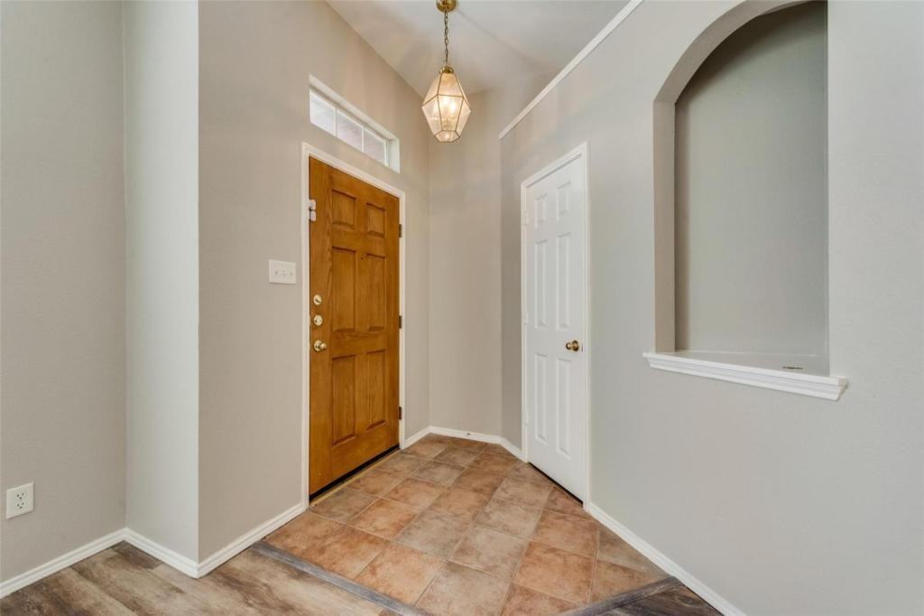 4636 Summer Oaks Ln - Photo 3 of 21