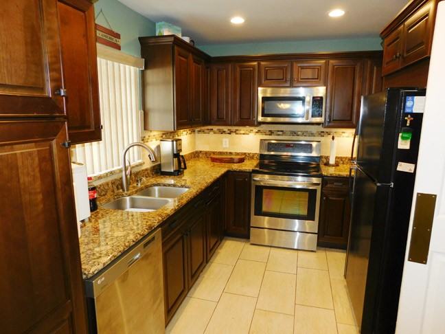 18708 Wimbledon Cir - Photo 3 of 9