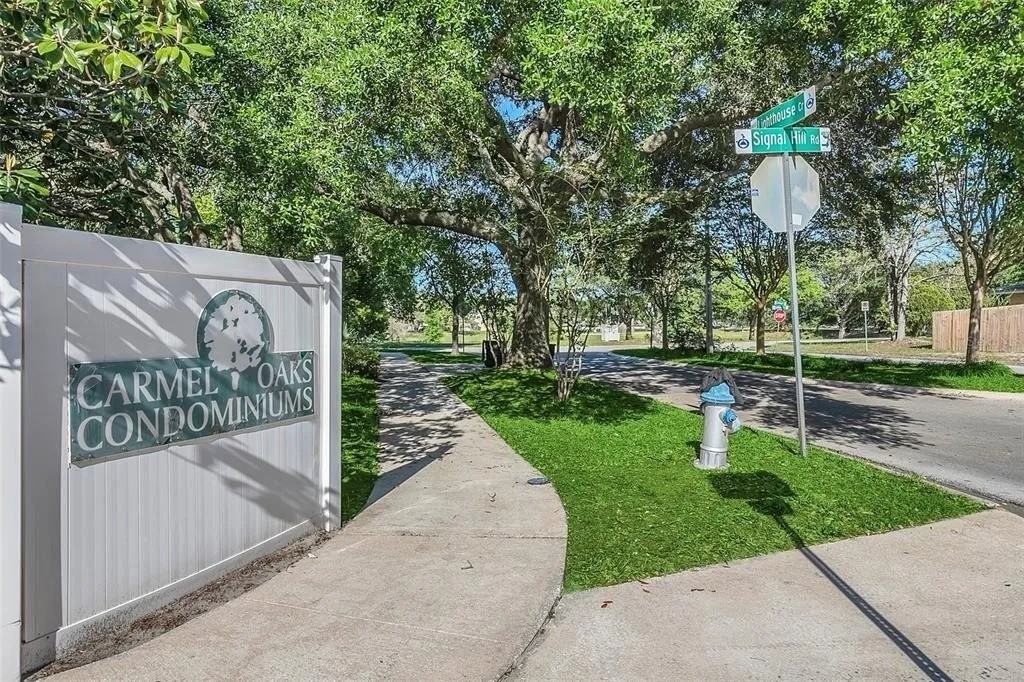 4657 Lighthouse Cir #1 - Photo 2 of 10