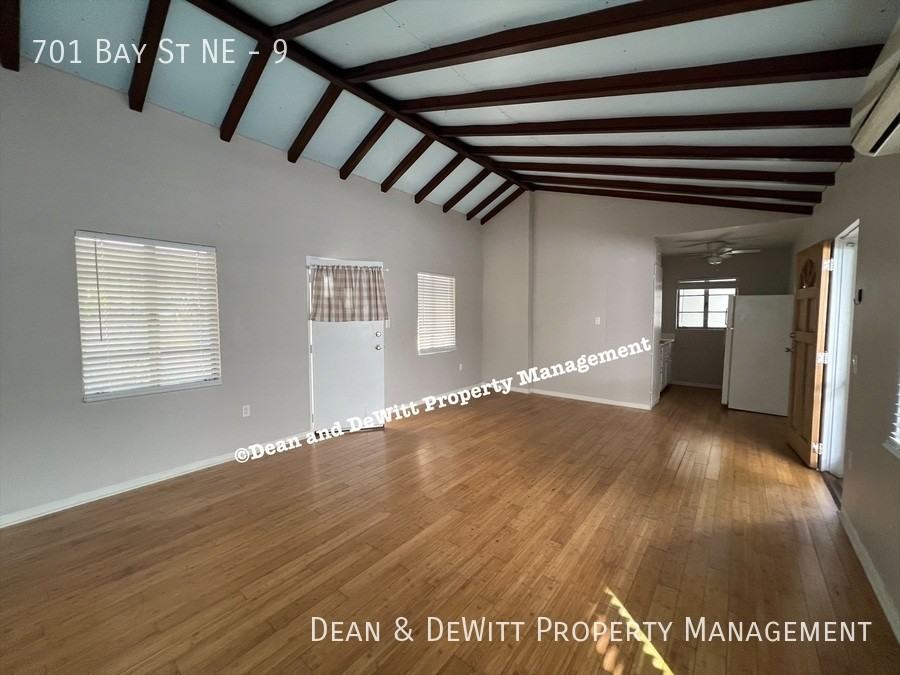 701 Bay St Ne #9 - Photo 4 of 22