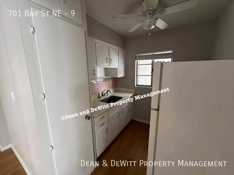 701 Bay St Ne #9 - Photo 7 of 22