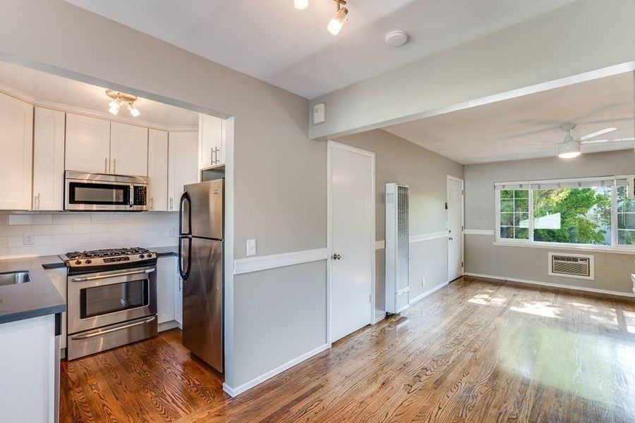 169 Alma St - Photo 3 of 19