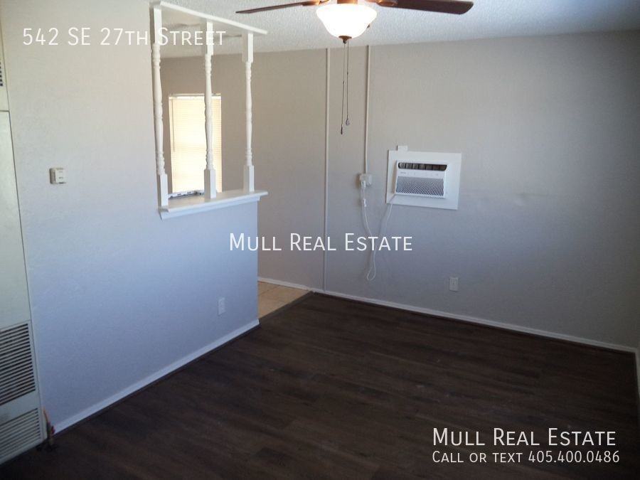 542 Se 27th St - Photo 2 of 9