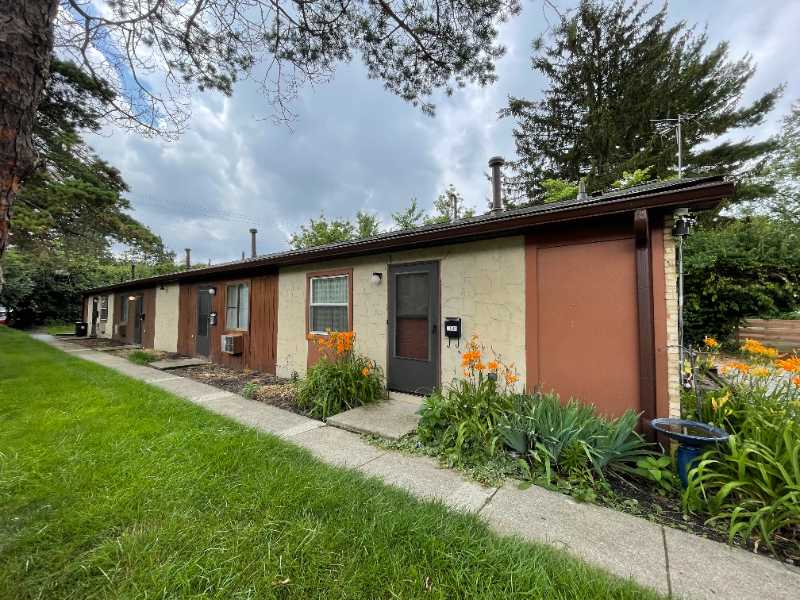 1467 Chesapeake Ave - Photo 2 of 8