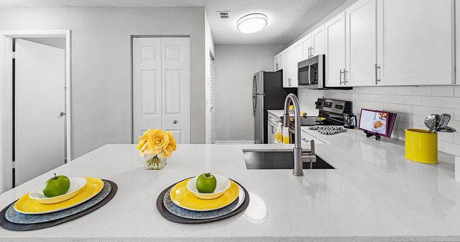 Sabal Palm at Lake Buena Vista Apartment Homes - Photo 7 of 31