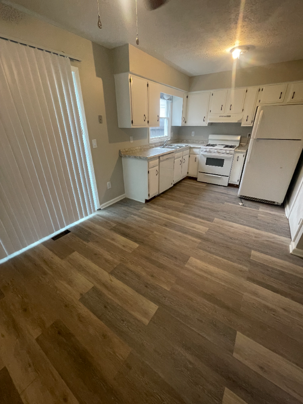 2232 Harsh Ave Se - Photo 3 of 13