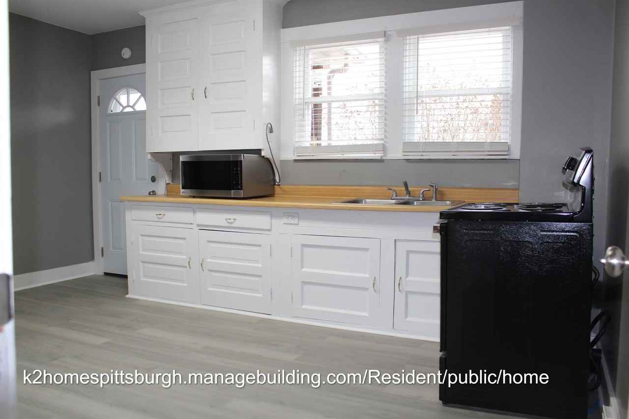 1018 Pennsylvania Ave #1 - Photo 7 of 12