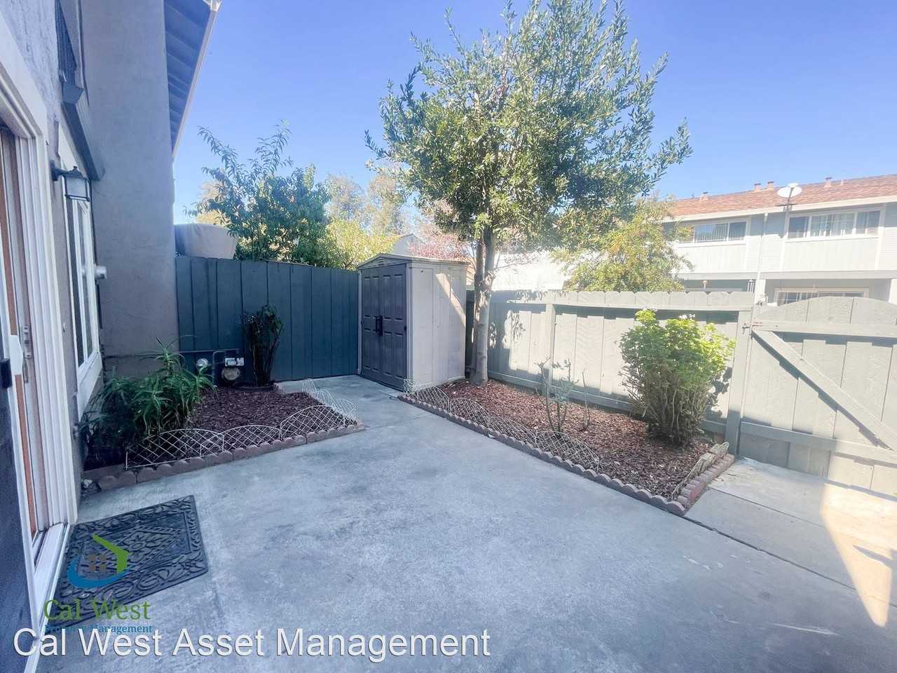 503 Blueberry Ter - Photo 2 of 29