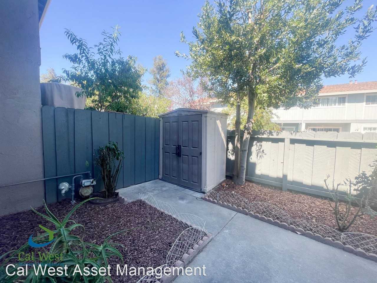 503 Blueberry Ter - Photo 3 of 29