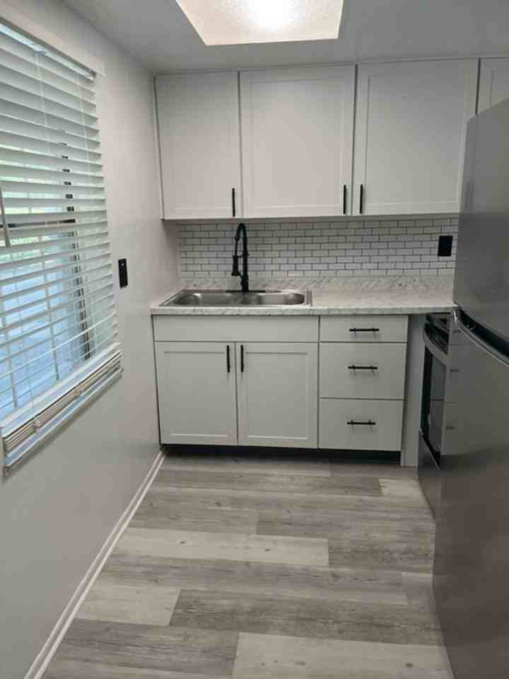 1745 6th Avenue - Photo 4 of 12