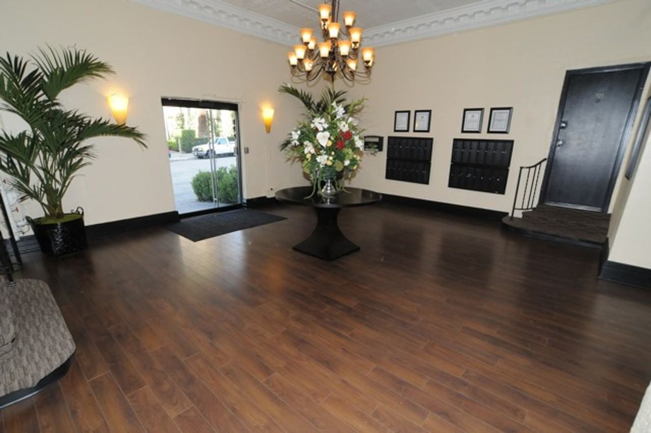 Cherokee Apts... Spacious Apartments in the Heart of Hollywood! CALL NOW! - Photo 7 of 28