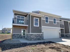 260 SE Waco Pl - Photo 1 of 1