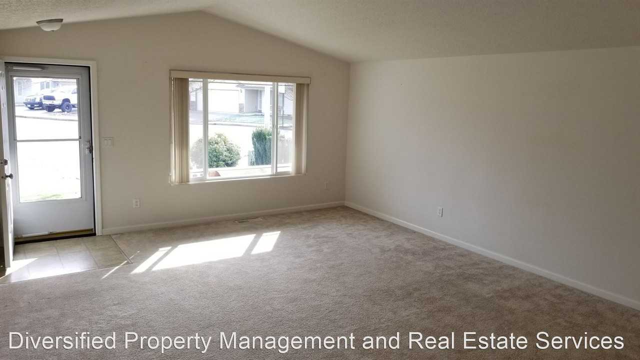 581 Ashley Ct - Photo 3 of 17