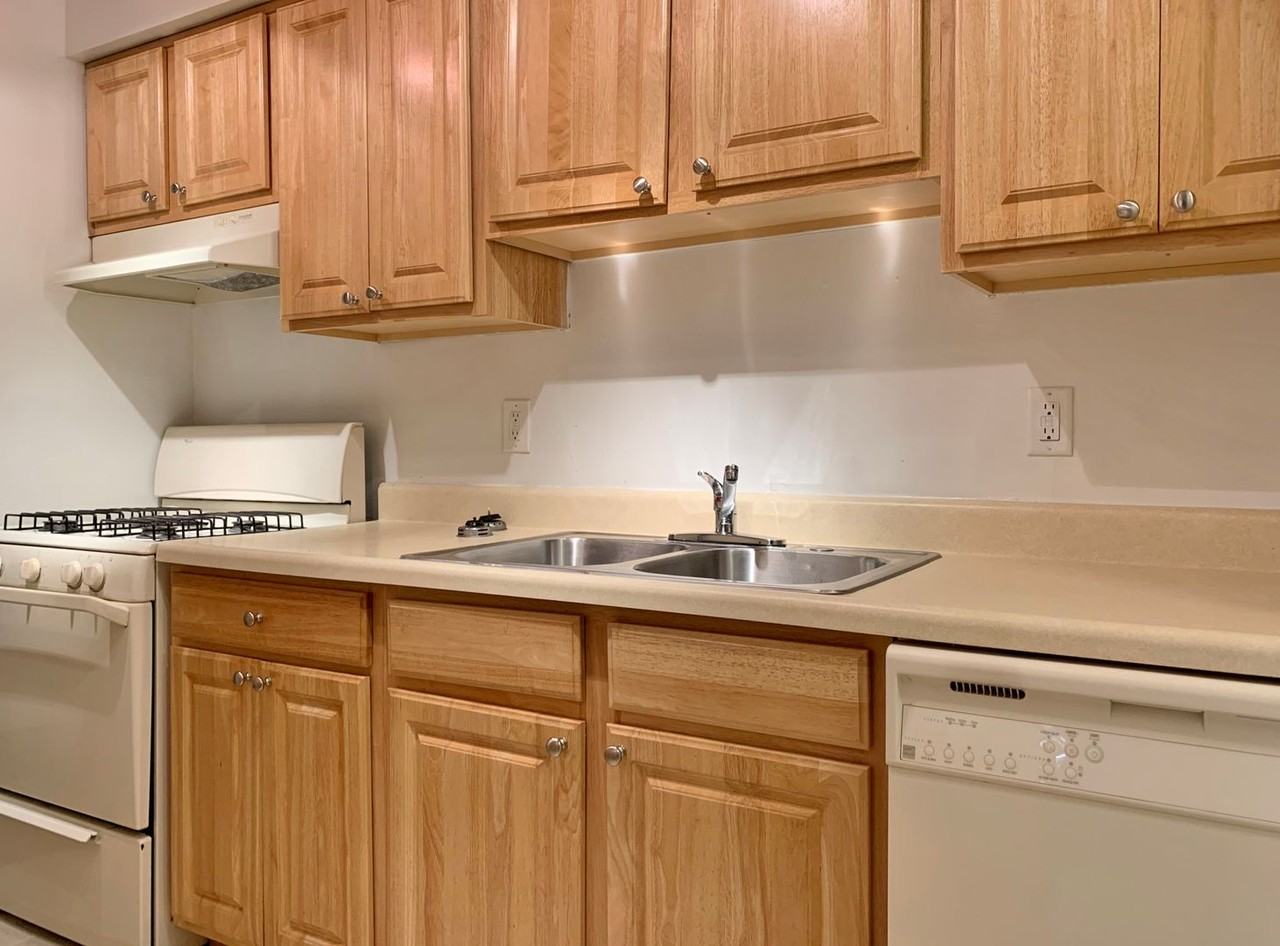 101 Little Bay Avenue - Photo 2 of 50