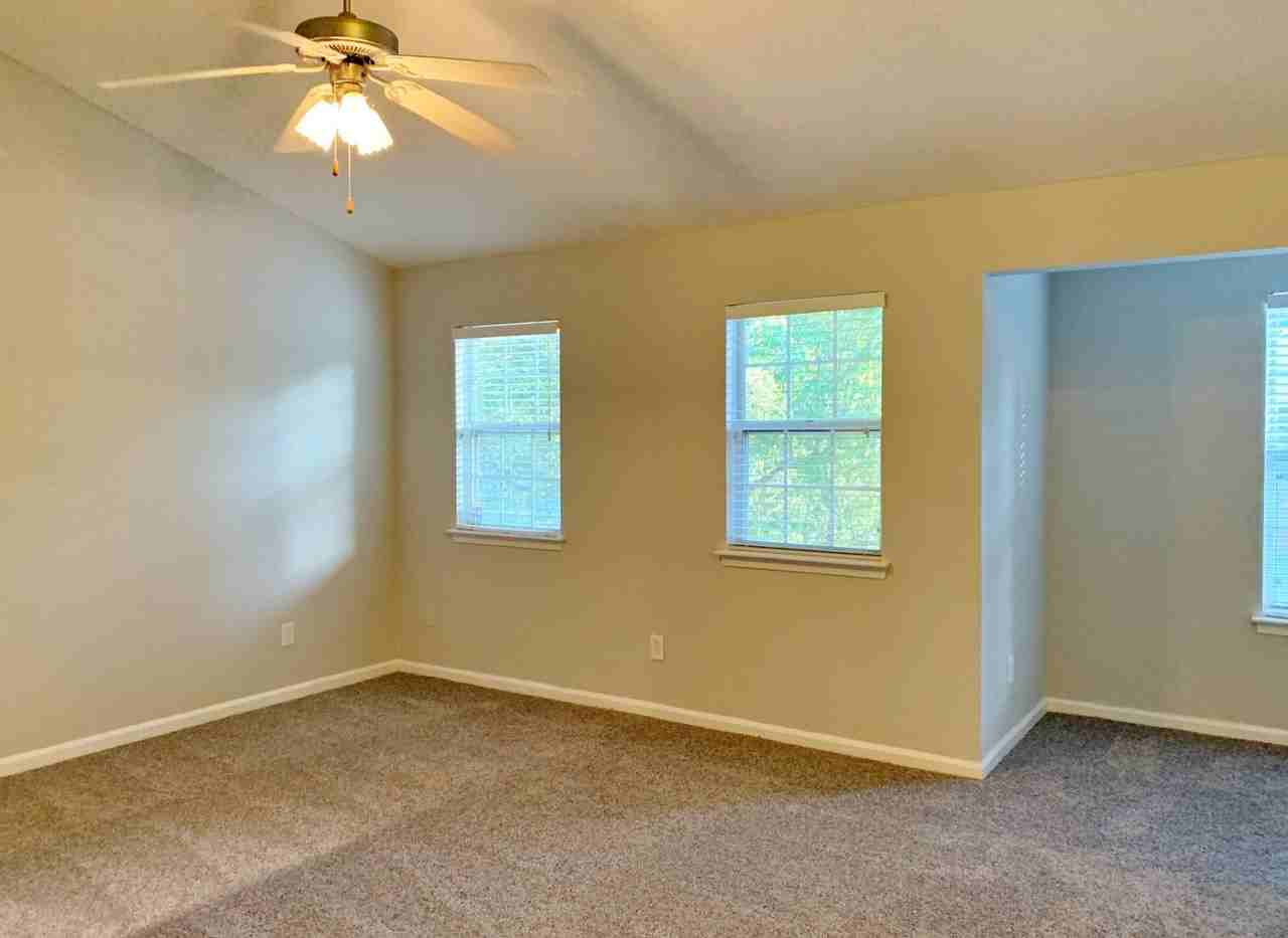 101 Little Bay Avenue - Photo 6 of 50