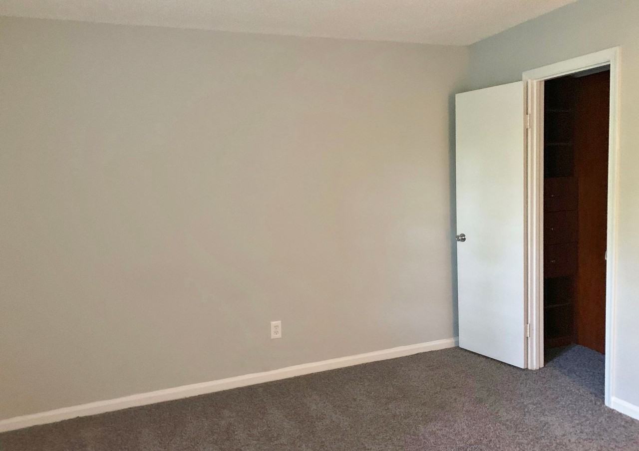 101 Little Bay Avenue - Photo 7 of 50