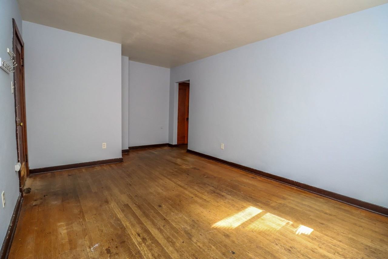 1110 Hamilton Way - Photo 4 of 13