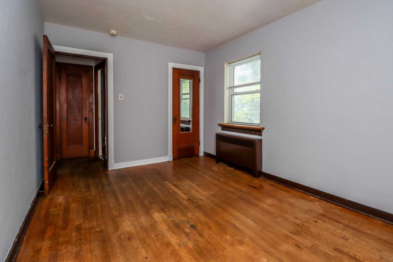 1110 Hamilton Way - Photo 2 of 13