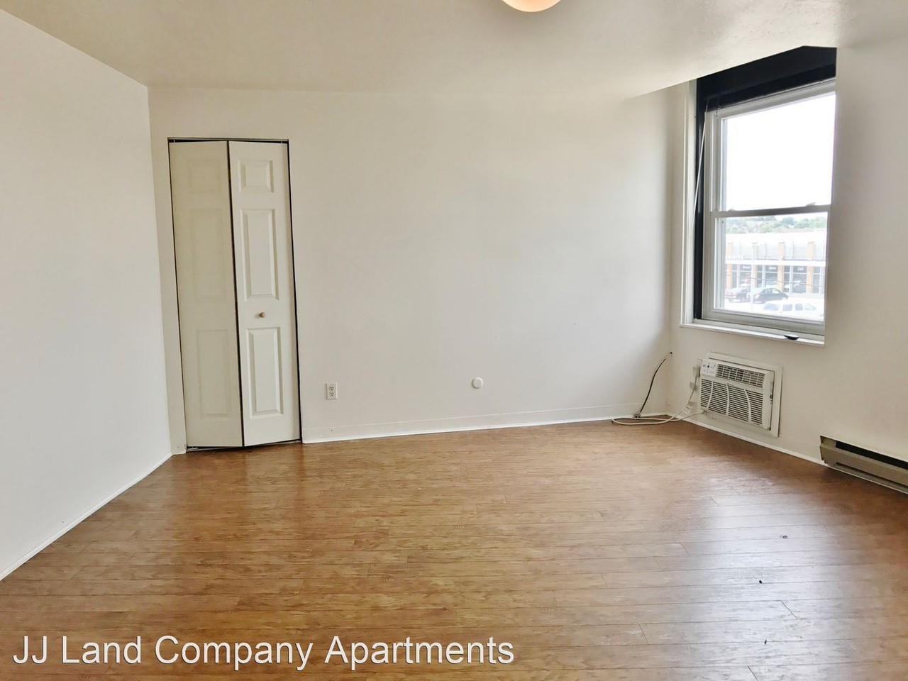 214 South Highland Ave - Photo 3 of 9