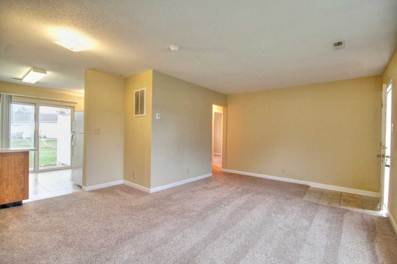 300 E. Fairlawn - Photo 6 of 11
