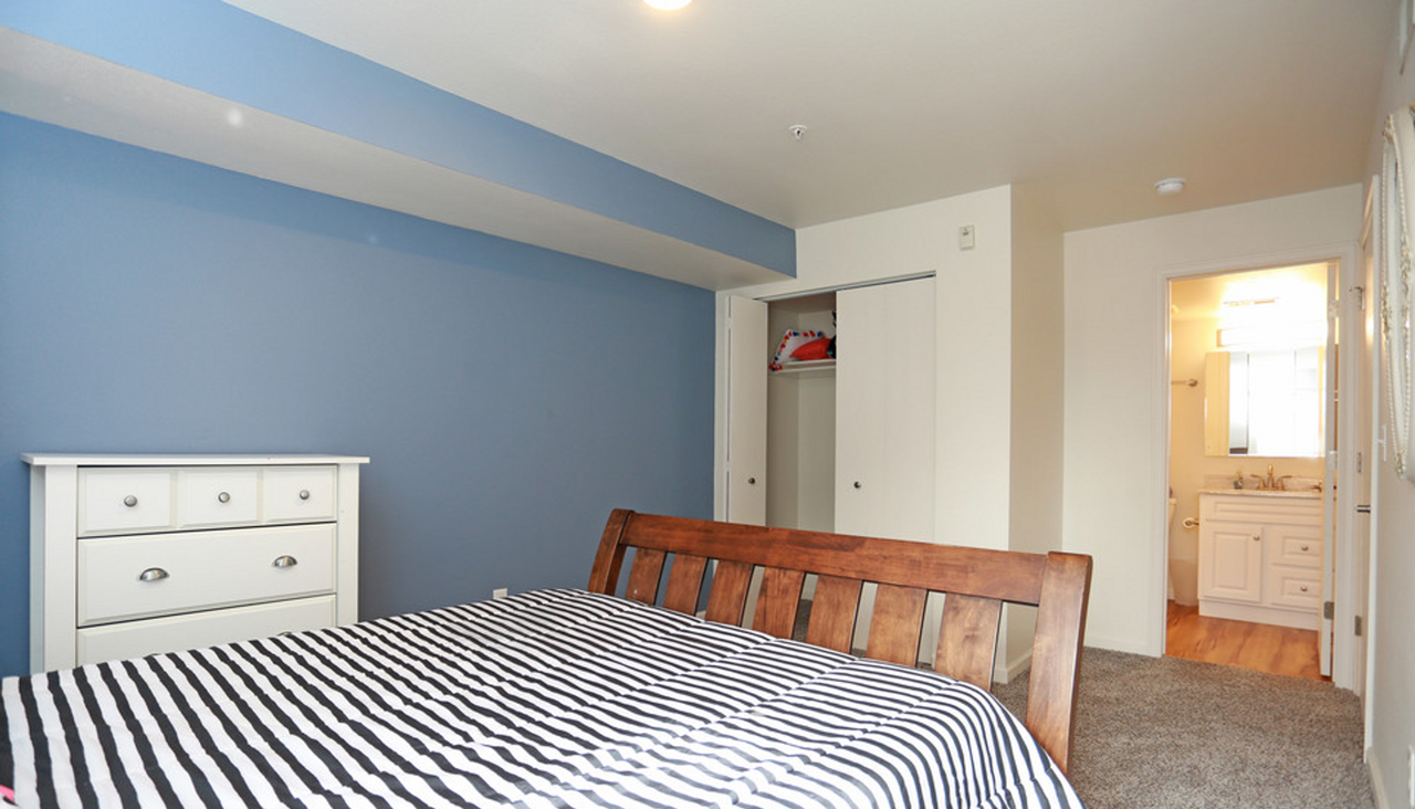 Atrium Suites - Photo 4 of 28