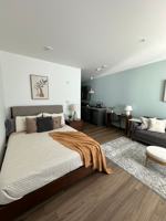 featured image of 4400 Douglas St